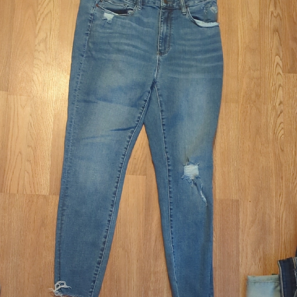 Judy Blue Ripped Skinny Jeans - Medium Blue